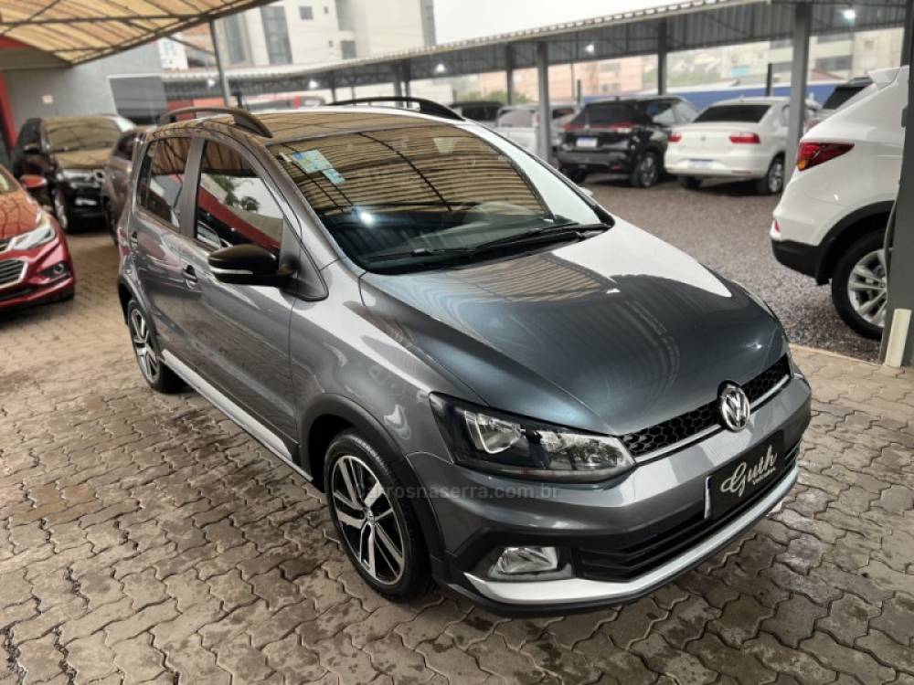 VOLKSWAGEN - FOX - 2018/2019 - Cinza - R$ 63.900,00