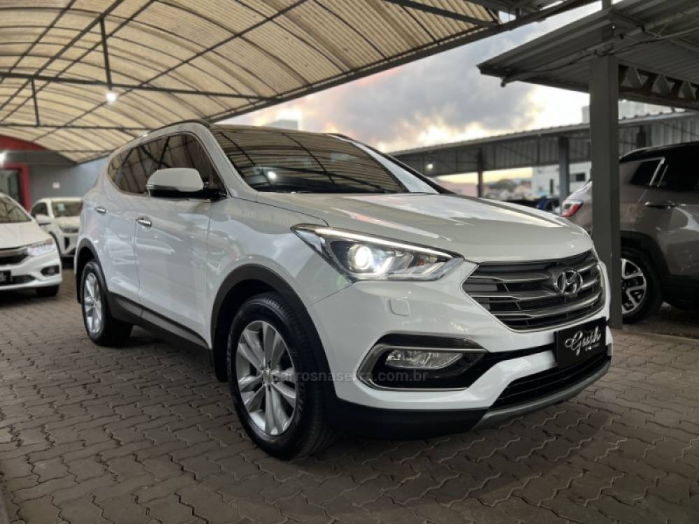 HYUNDAI - SANTA FÉ - 2018/2019 - Branca - R$ 135.900,00