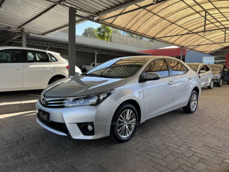 TOYOTA - COROLLA - 2015/2015 - Prata - R$ 88.800,00