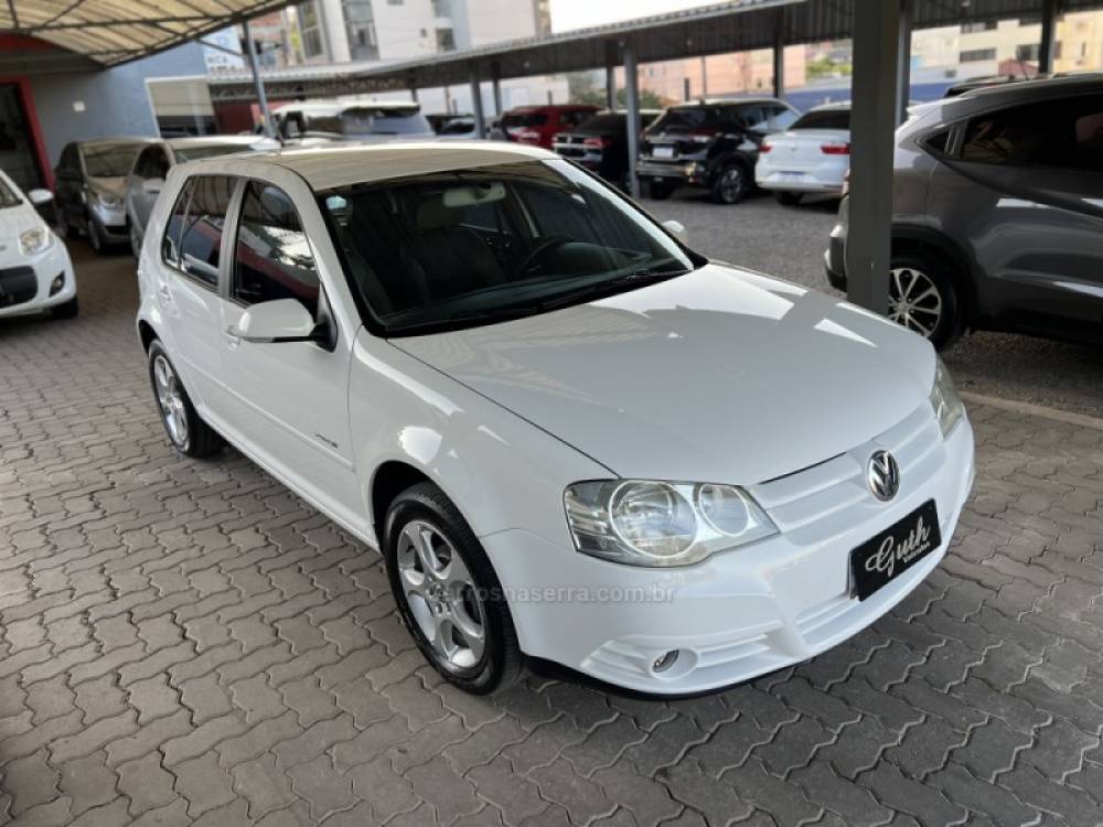 VOLKSWAGEN - GOLF - 2007/2008 - Branca - R$ 42.900,00