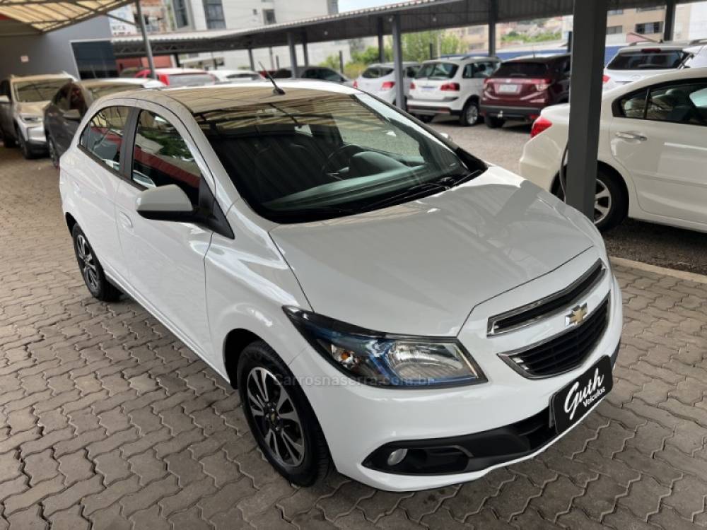 CHEVROLET - ONIX - 2014/2015 - Branca - R$ 56.600,00