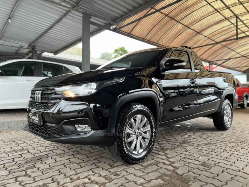 FIAT - STRADA - 2021/2022 - Preta - R$ 81.900,00