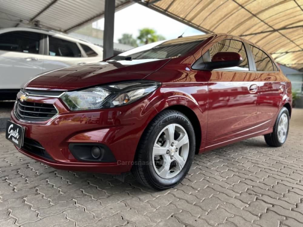 CHEVROLET - ONIX - 2018/2019 - Vermelha - R$ 68.500,00