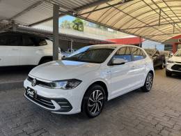 VOLKSWAGEN - POLO - 2024/2025 - Branca - R$ 109.900,00