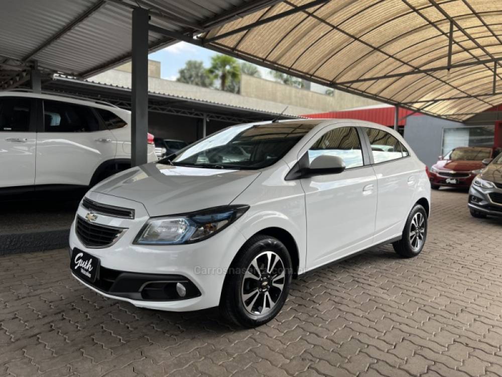 CHEVROLET - ONIX - 2014/2015 - Branca - R$ 56.600,00