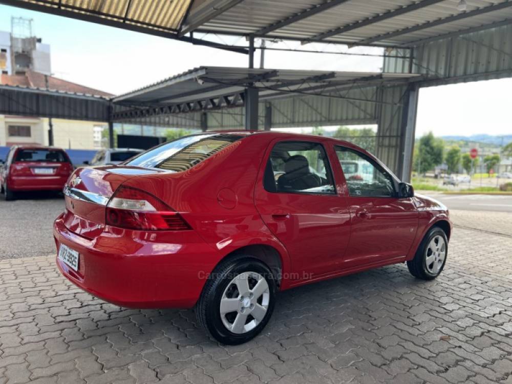 CHEVROLET - PRISMA - 2011/2012 - Vermelha - R$ 36.900,00