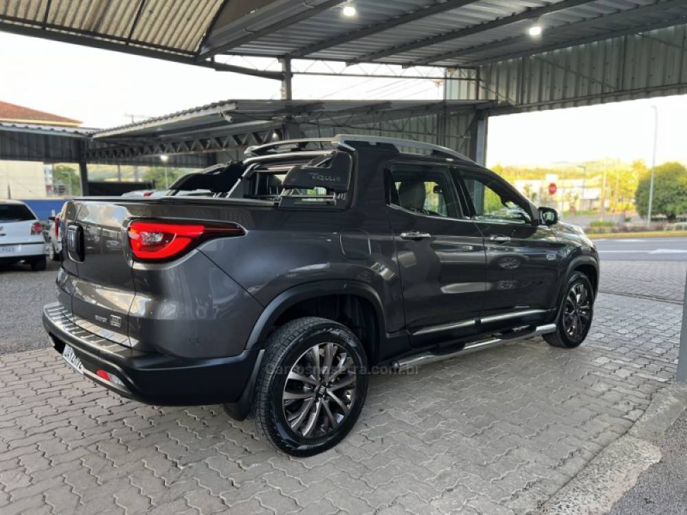 FIAT - TORO - 2021/2022 - Cinza - R$ 152.800,00