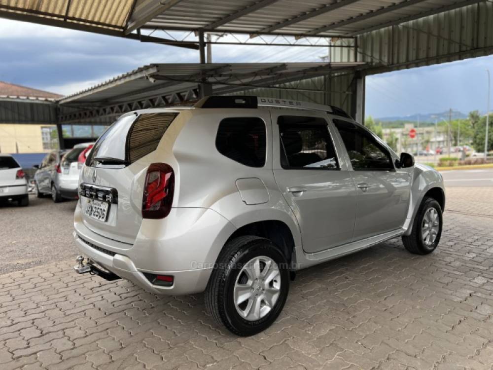 RENAULT - DUSTER - 2016/2017 - Prata - R$ 66.900,00