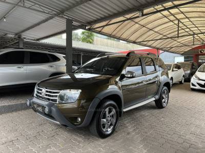 RENAULT - DUSTER - 2013/2014 - Verde - R$ 53.900,00