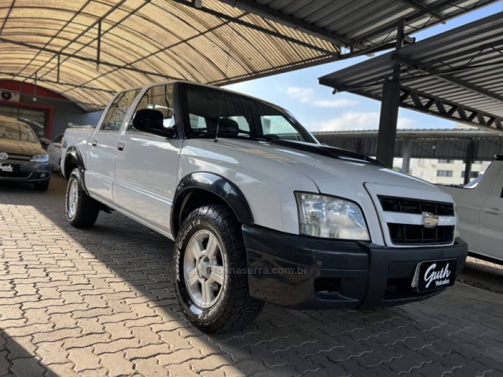 CHEVROLET - S10 - 2010/2011 - Branca - R$ 72.500,00