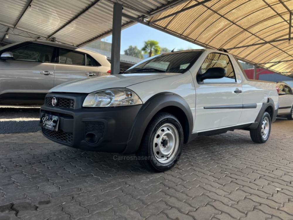 FIAT - STRADA - 2017/2018 - Branca - R$ 56.900,00