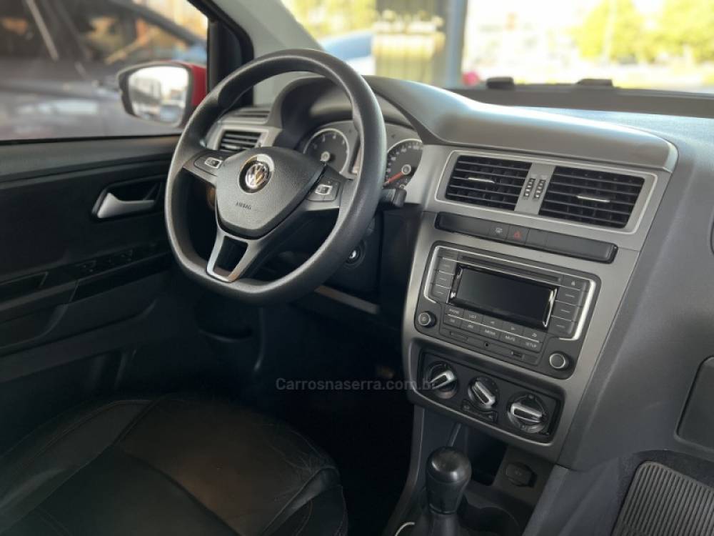 VOLKSWAGEN - FOX - 2016/2016 - Vermelha - Sob Consulta