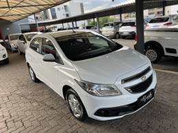 CHEVROLET - ONIX - 2013/2014 - Branca - R$ 42.500,00