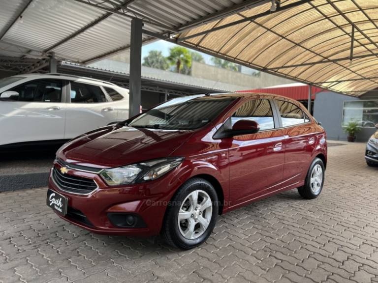 CHEVROLET - ONIX - 2018/2019 - Vermelha - R$ 68.500,00