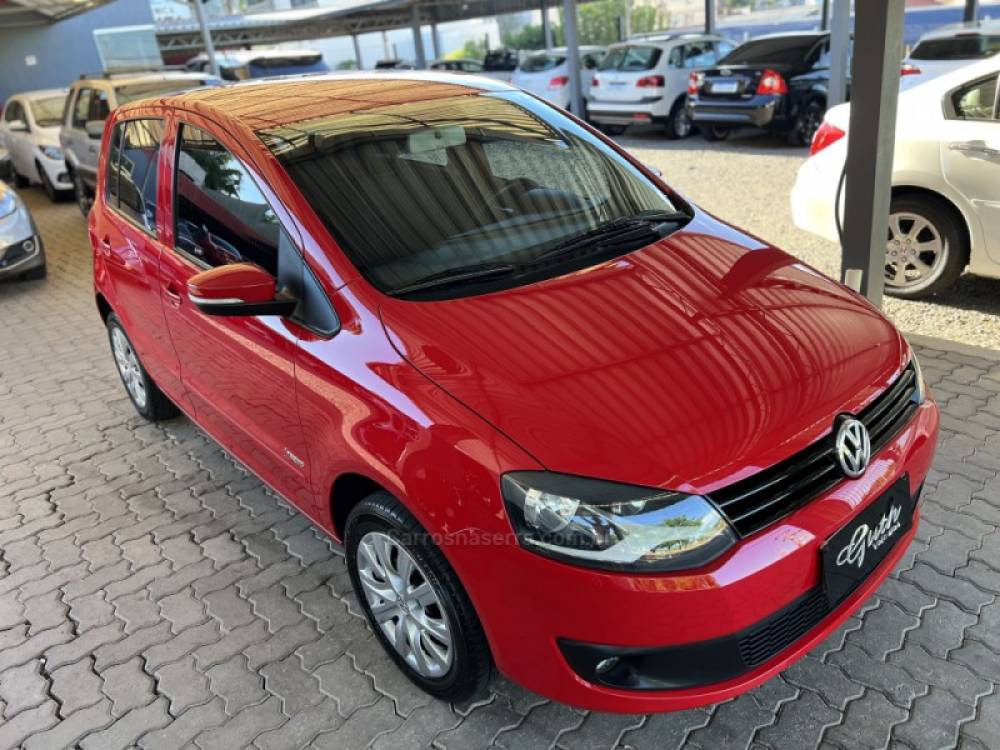 VOLKSWAGEN - FOX - 2012/2012 - Vermelha - R$ 34.900,00