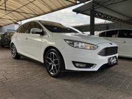 FORD - FOCUS - 2015/2016 - Branca - R$ 64.500,00