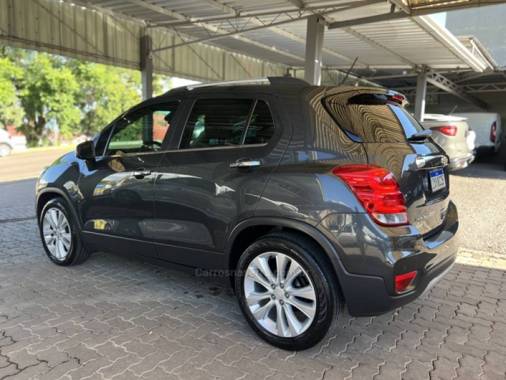 CHEVROLET - TRACKER - 2017/2017 - Cinza - R$ 87.900,00