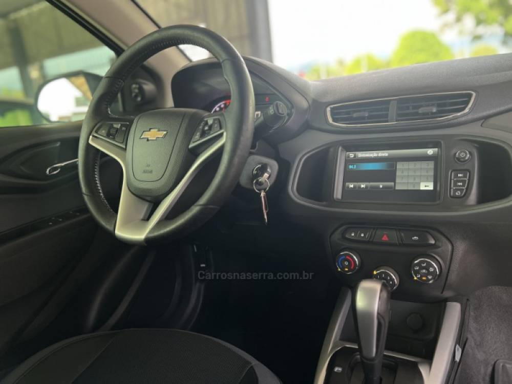 CHEVROLET - ONIX - 2019/2019 - Branca - R$ 72.900,00