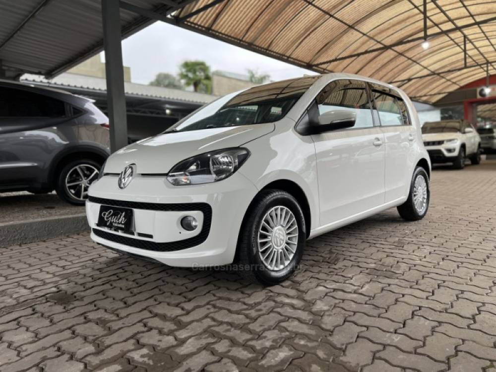 VOLKSWAGEN - UP - 2015/2016 - Branca - R$ 52.990,00