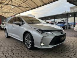 TOYOTA - COROLLA - 2021/2022 - Prata - R$ 127.500,00