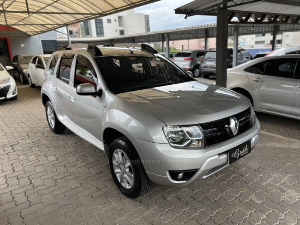 RENAULT - DUSTER - 2016/2017 - Prata - R$ 66.900,00