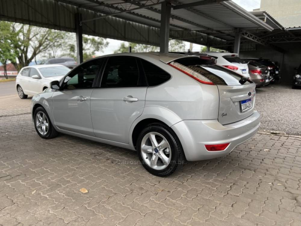 FORD - FOCUS - 2013/2013 - Prata - R$ 49.900,00