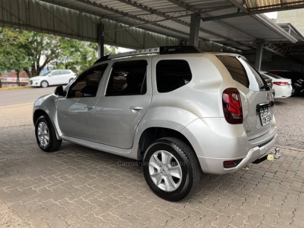 RENAULT - DUSTER - 2016/2017 - Prata - R$ 66.900,00