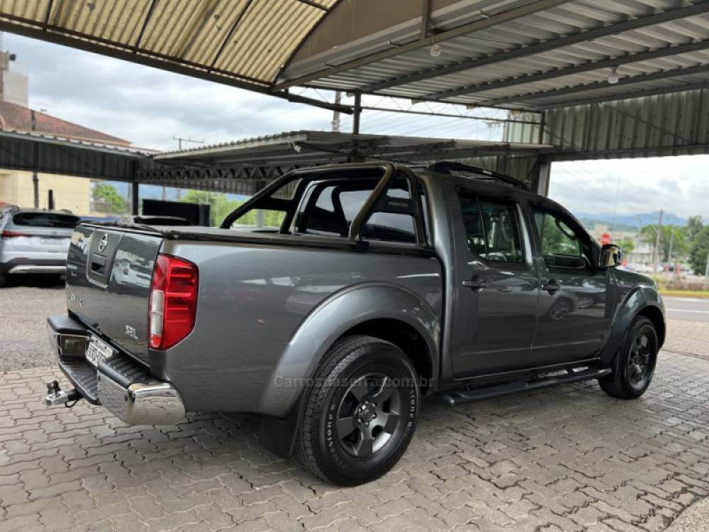 NISSAN - FRONTIER - 2007/2008 - Prata - R$ 79.900,00