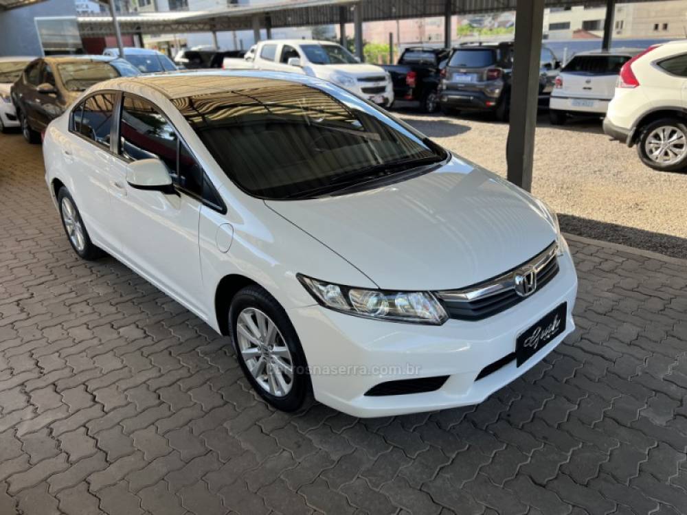 HONDA - CIVIC - 2013/2014 - Branca - R$ 71.500,00