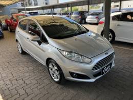 FORD - FIESTA - 2014/2015 - Prata - R$ 46.900,00