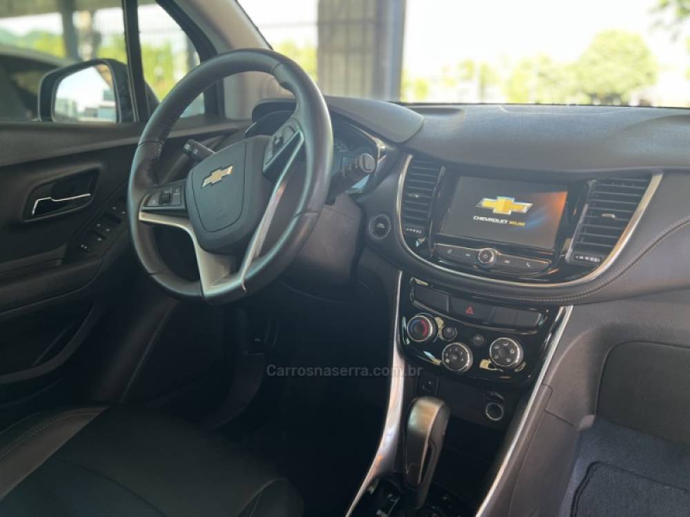 CHEVROLET - TRACKER - 2017/2017 - Cinza - R$ 87.900,00