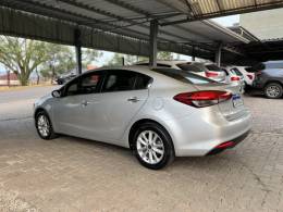 KIA MOTORS - CERATO - 2018/2019 - Prata - R$ 83.500,00