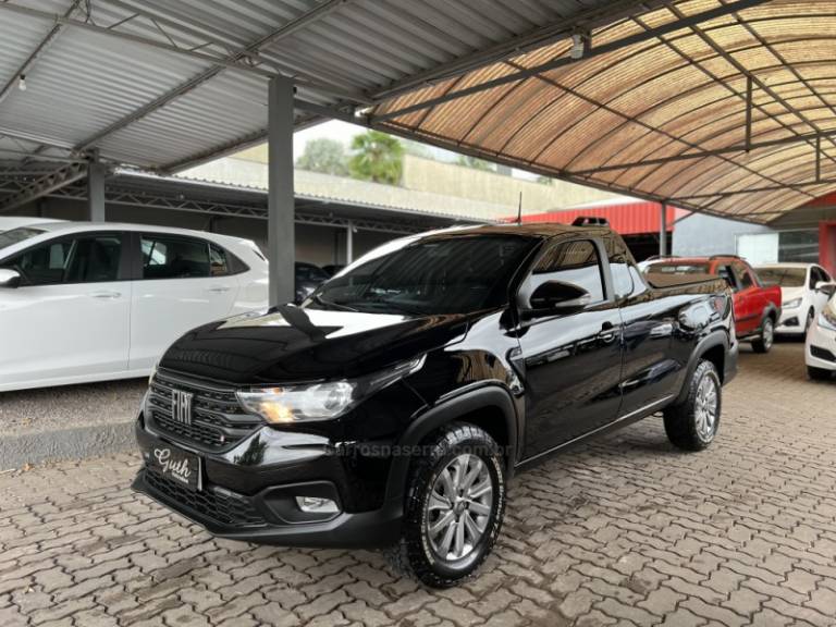 FIAT - STRADA - 2021/2022 - Preta - R$ 81.900,00