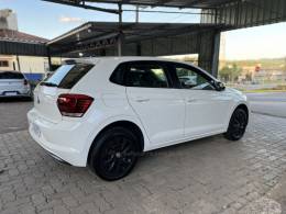 VOLKSWAGEN - POLO - 2017/2018 - Branca - R$ 61.900,00