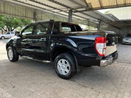 FORD - RANGER - 2013/2014 - Preta - R$ 89.900,00