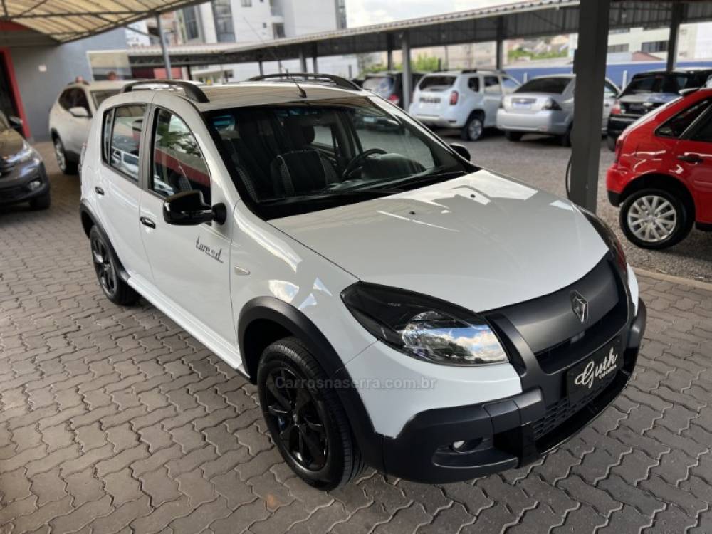 RENAULT - SANDERO - 2014/2015 - Branca - R$ 44.900,00