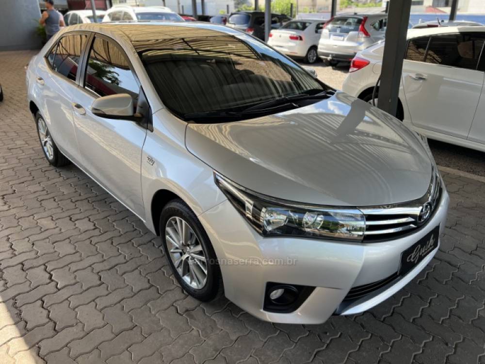 TOYOTA - COROLLA - 2015/2015 - Prata - R$ 88.800,00