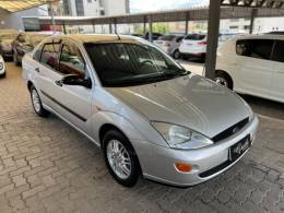 FORD - FOCUS - 2002/2003 - Prata - R$ 23.900,00