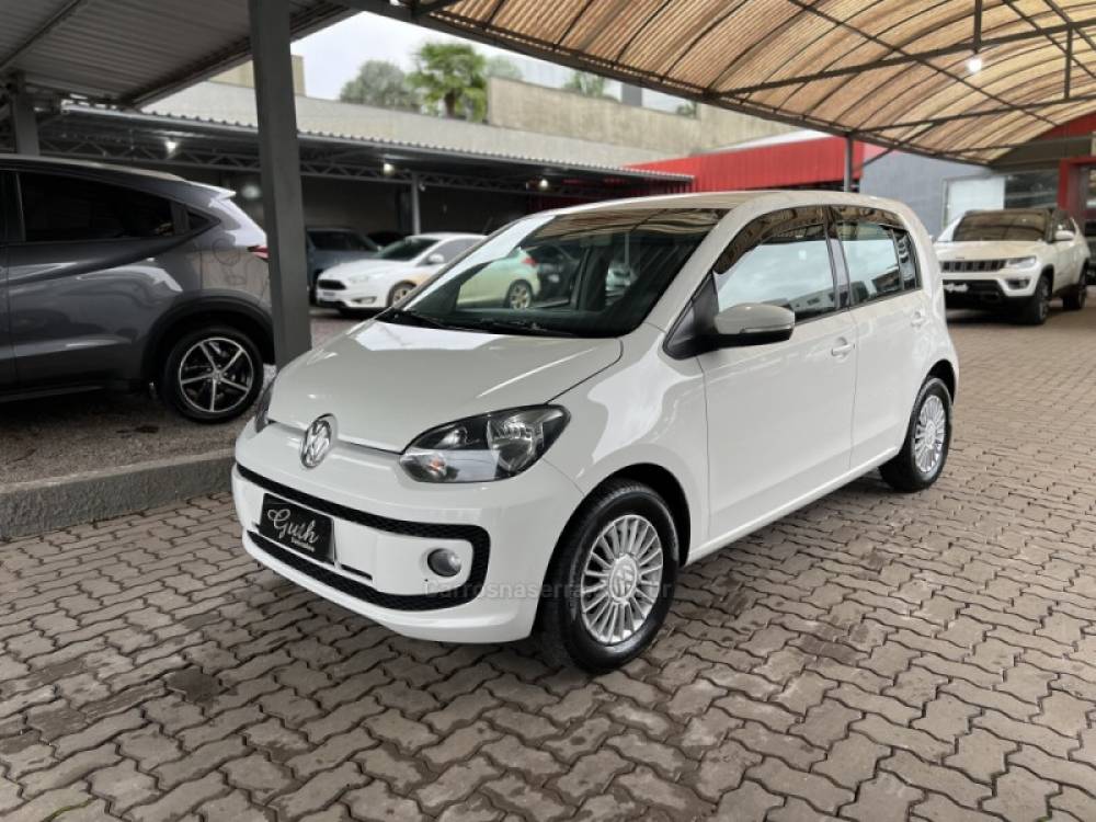 VOLKSWAGEN - UP - 2015/2016 - Branca - R$ 52.990,00