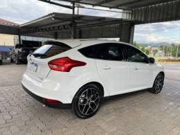 FORD - FOCUS - 2015/2016 - Branca - R$ 64.500,00