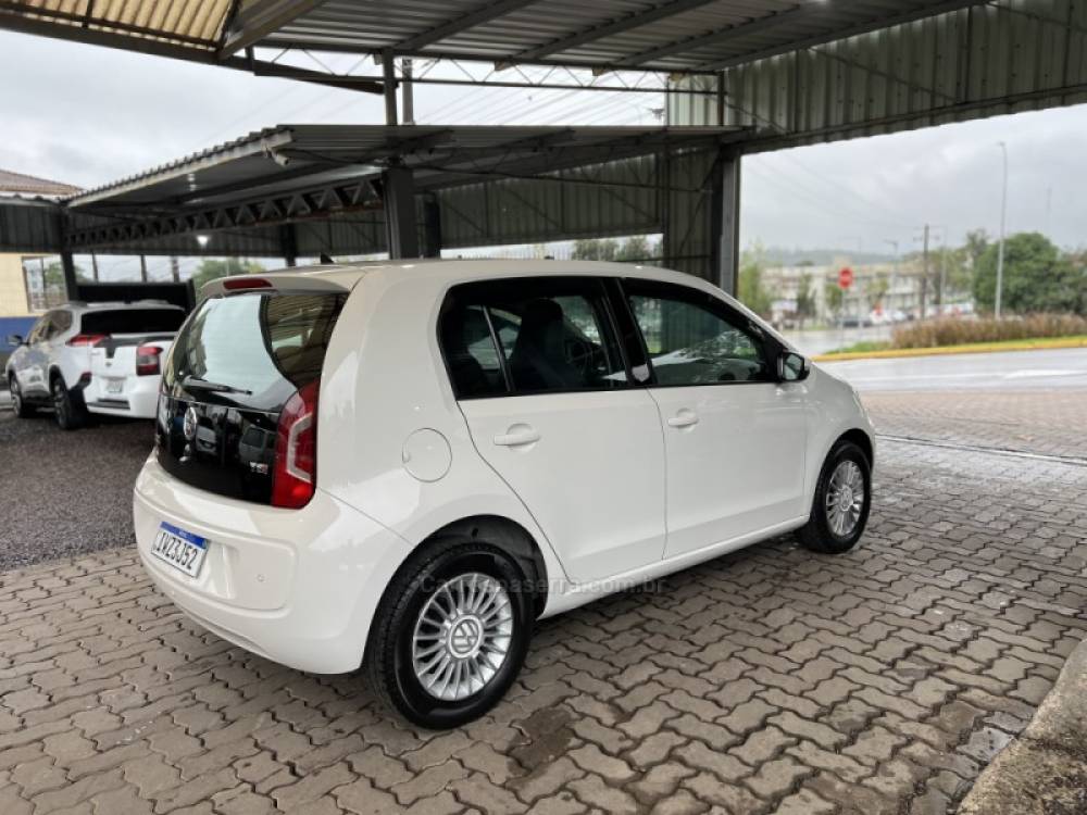 VOLKSWAGEN - UP - 2015/2016 - Branca - R$ 52.990,00