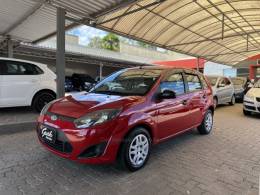 FORD - FIESTA - 2010/2011 - Vermelha - R$ 29.900,00