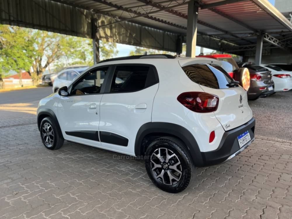 RENAULT - KWID - 2022/2023 - Branca - R$ 63.500,00