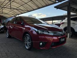 TOYOTA - COROLLA - 2014/2015 - Vermelha - R$ 84.500,00