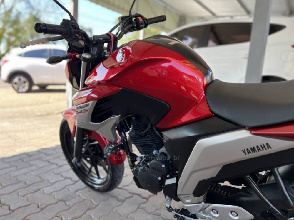 YAMAHA - FAZER - 2020/2020 - Vermelha - R$ 18.900,00