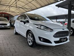 FORD - FIESTA - 2015/2016 - Branca - R$ 50.900,00