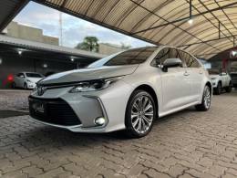 TOYOTA - COROLLA - 2021/2022 - Prata - R$ 128.900,00