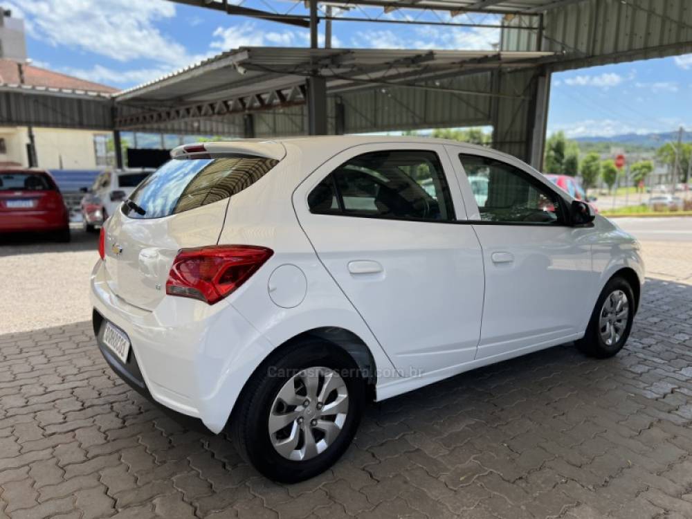 CHEVROLET - ONIX - 2019/2019 - Branca - R$ 55.500,00