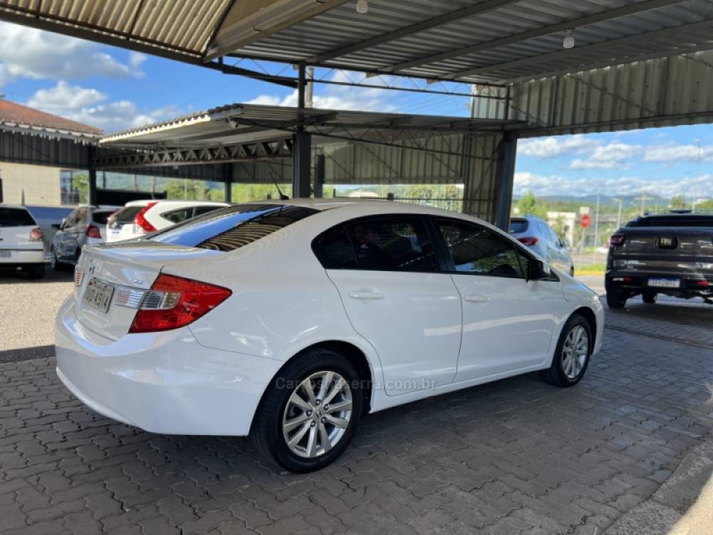 HONDA - CIVIC - 2013/2014 - Branca - R$ 71.500,00