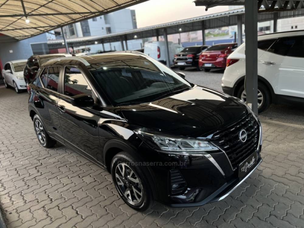 NISSAN - KICKS - 2022/2023 - Preta - R$ 104.900,00